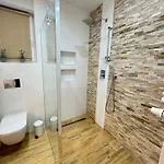 Crystal View - 아파트