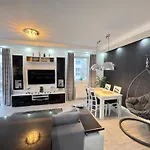 아파트 Crystal View -